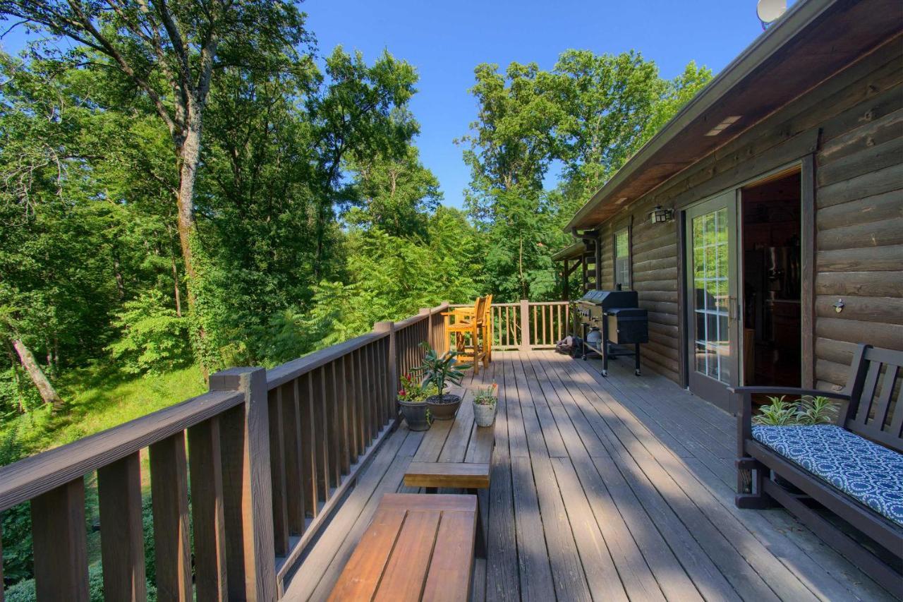 Luxury Pearcy Cabin With 5 Private Acres And Hot Tub! エクステリア 写真