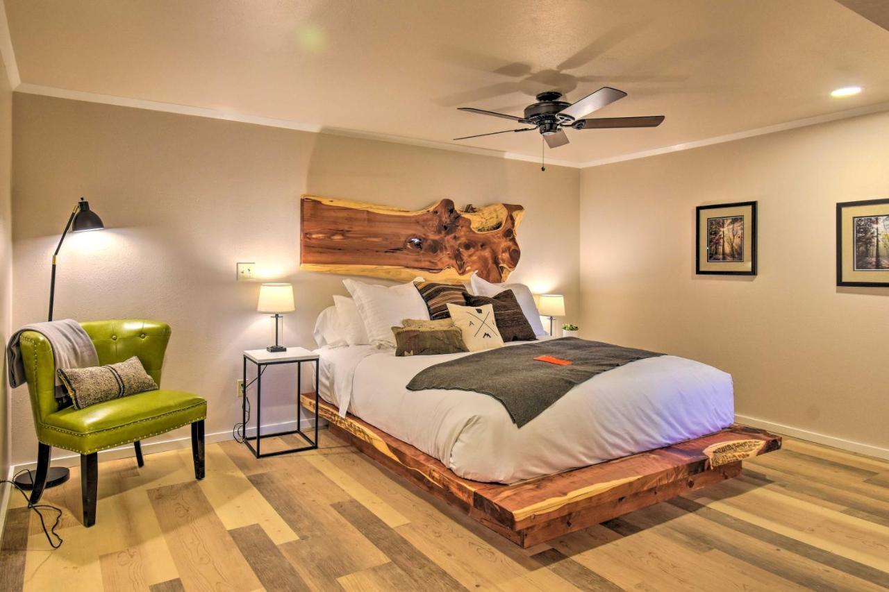 Luxury Pearcy Cabin With 5 Private Acres And Hot Tub! エクステリア 写真