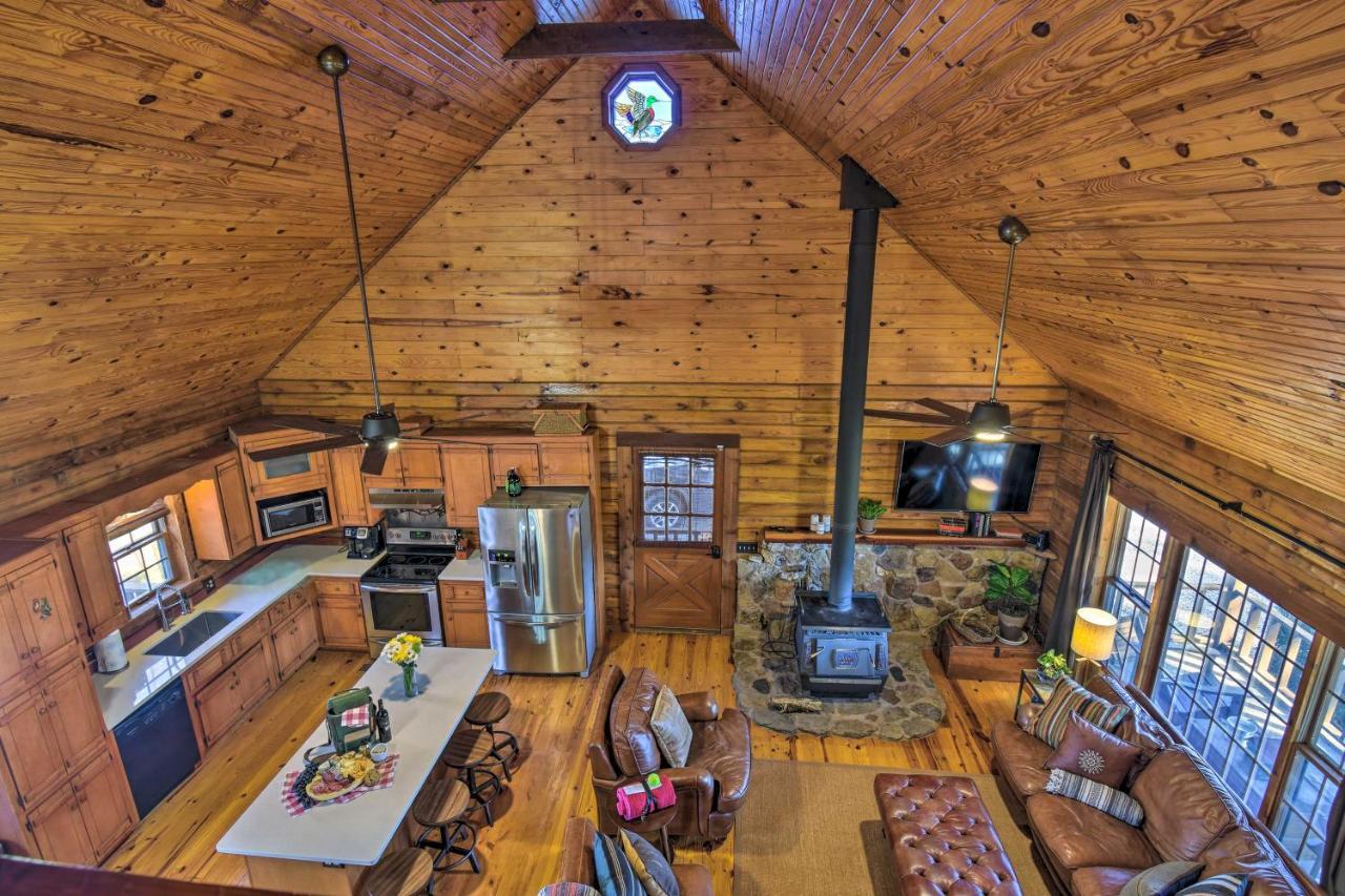 Luxury Pearcy Cabin With 5 Private Acres And Hot Tub! エクステリア 写真