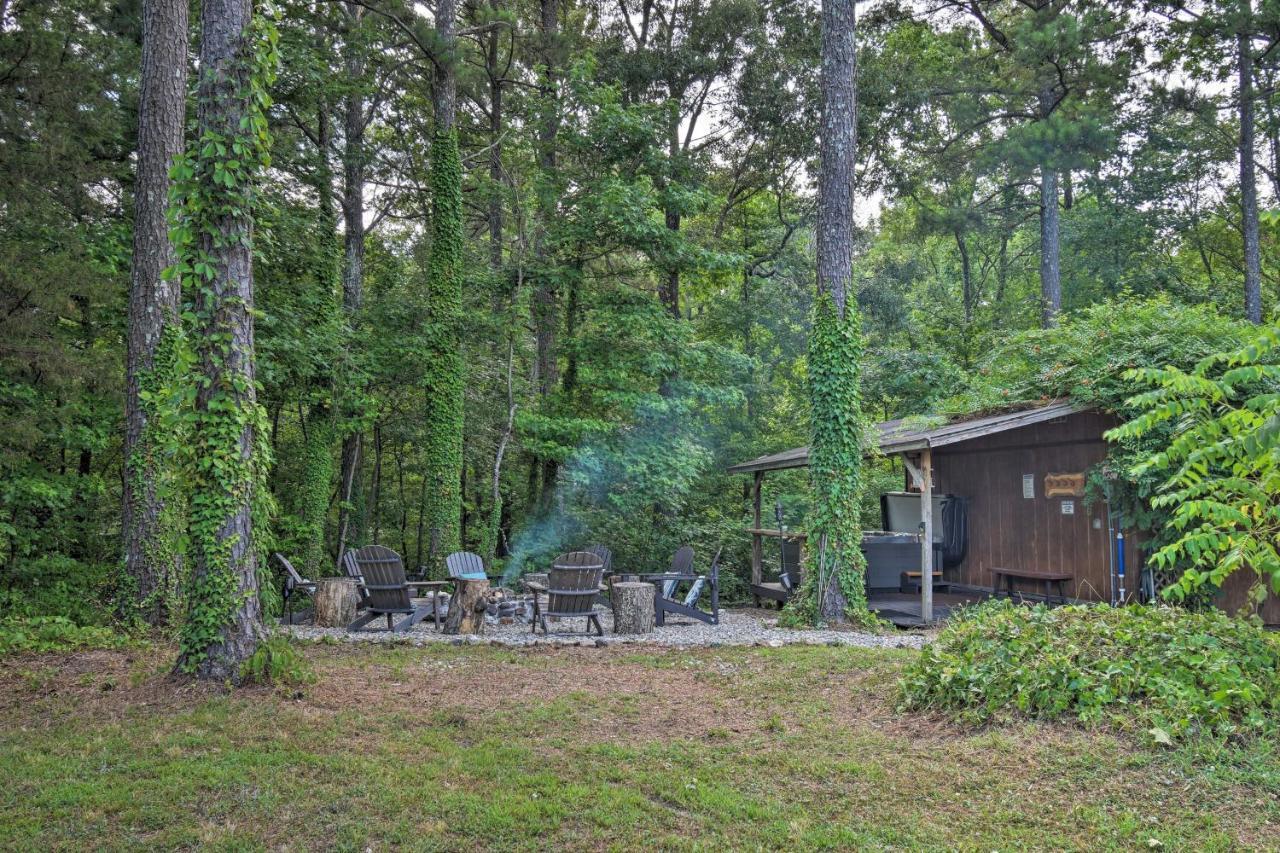 Luxury Pearcy Cabin With 5 Private Acres And Hot Tub! エクステリア 写真