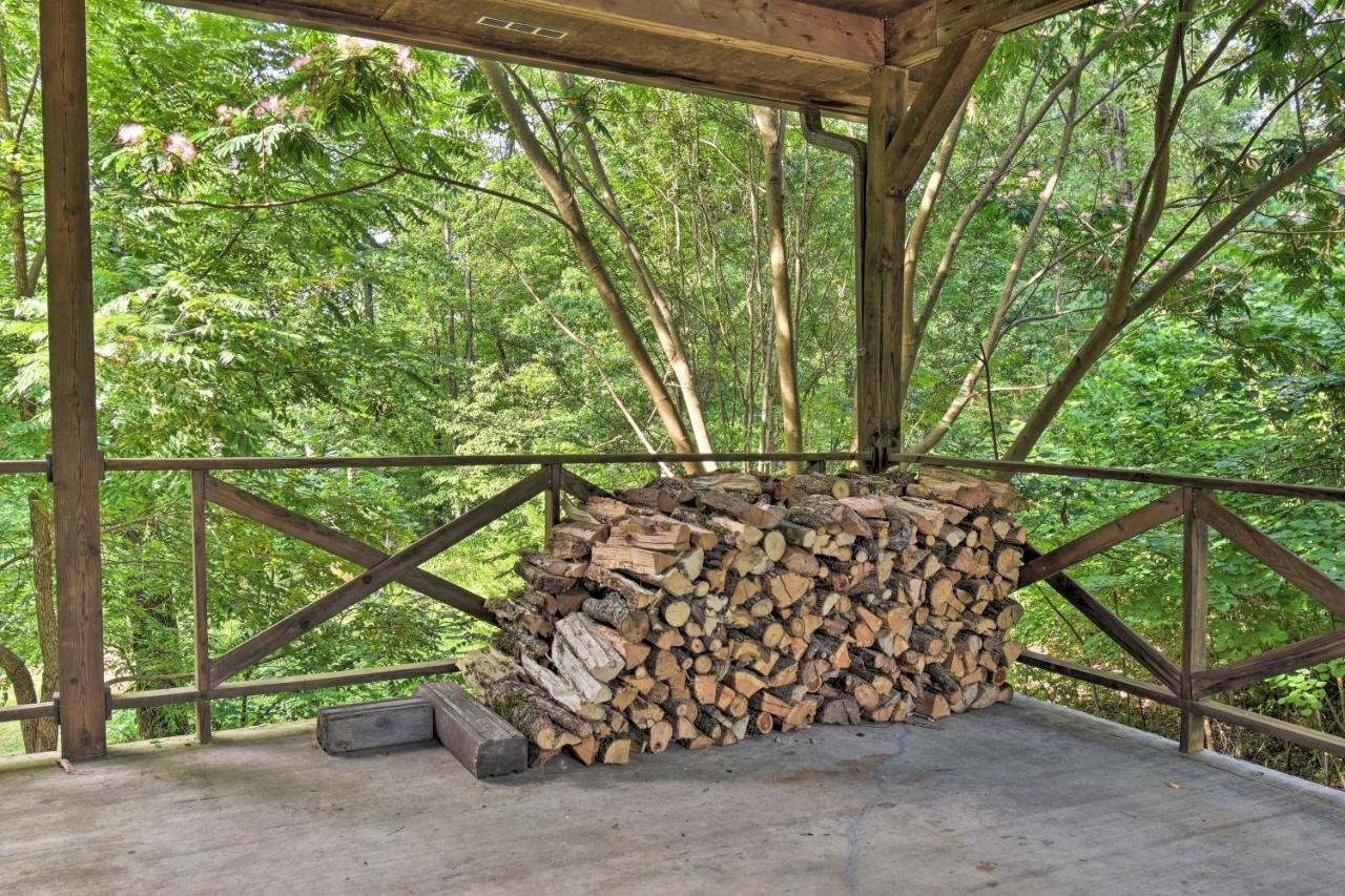 Luxury Pearcy Cabin With 5 Private Acres And Hot Tub! エクステリア 写真